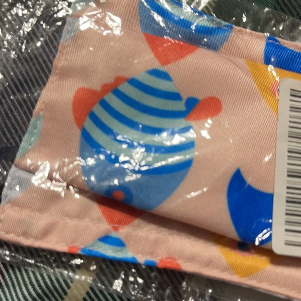New set/2 fish face masks